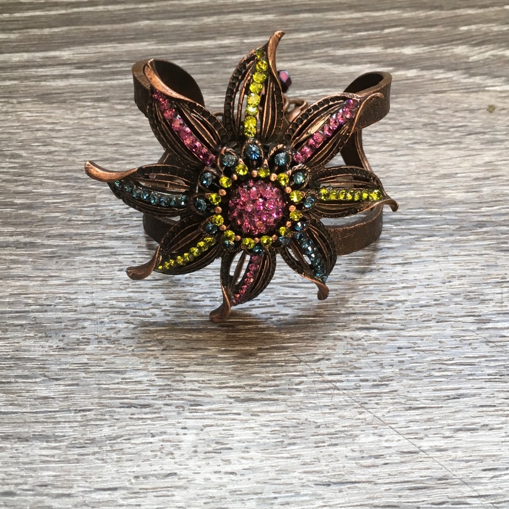 Flower rhinestone bracelet