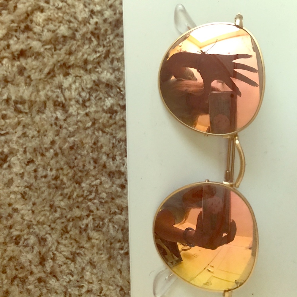 Rose gold circle ray bans