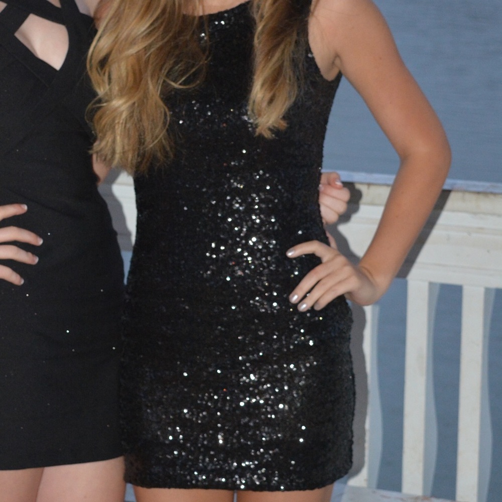Black sequin homecoming dress
