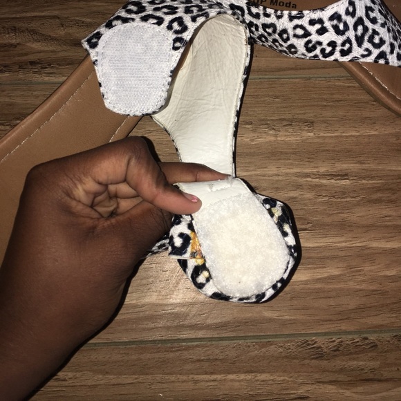 Leopard printed black and white sandels🔲 - Picture 6 of 6