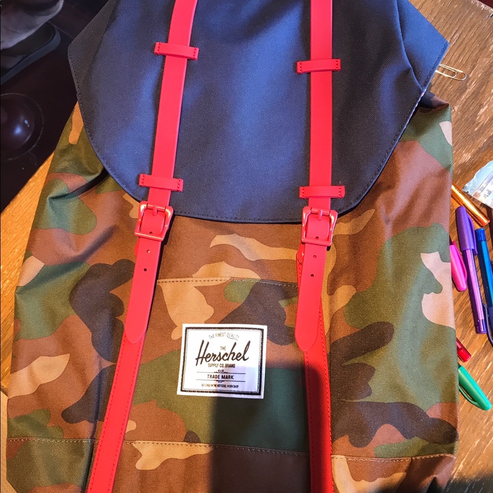 Herschel Retreat 22L Backpack Never Used!