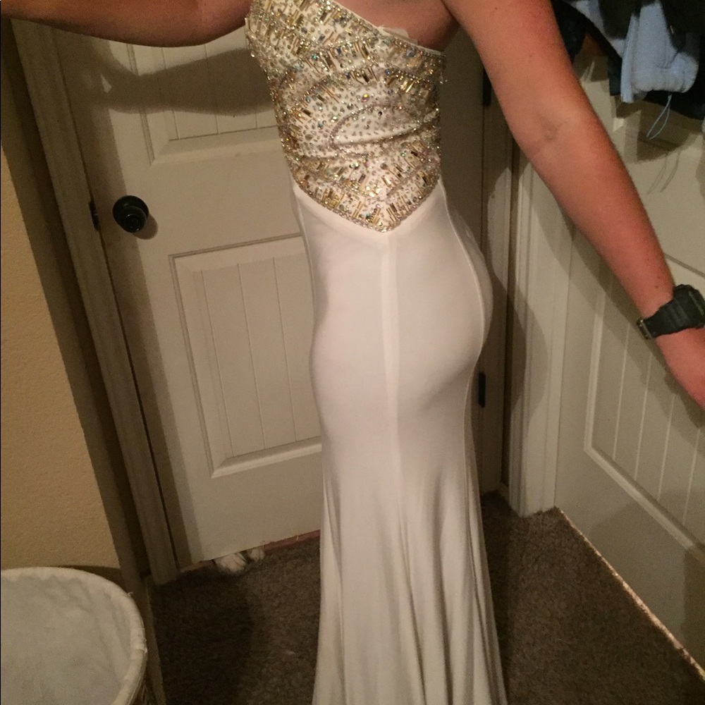 Formal white dress with gold, size XS but STRETCHY