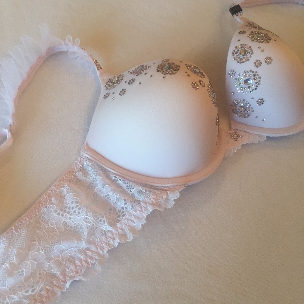 Victoria's Secret Swarovski Push-up Bra - Picture 3 of 8