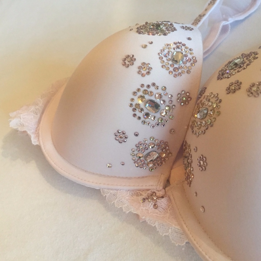 Victoria's Secret Swarovski Push-up Bra - Picture 6 of 8