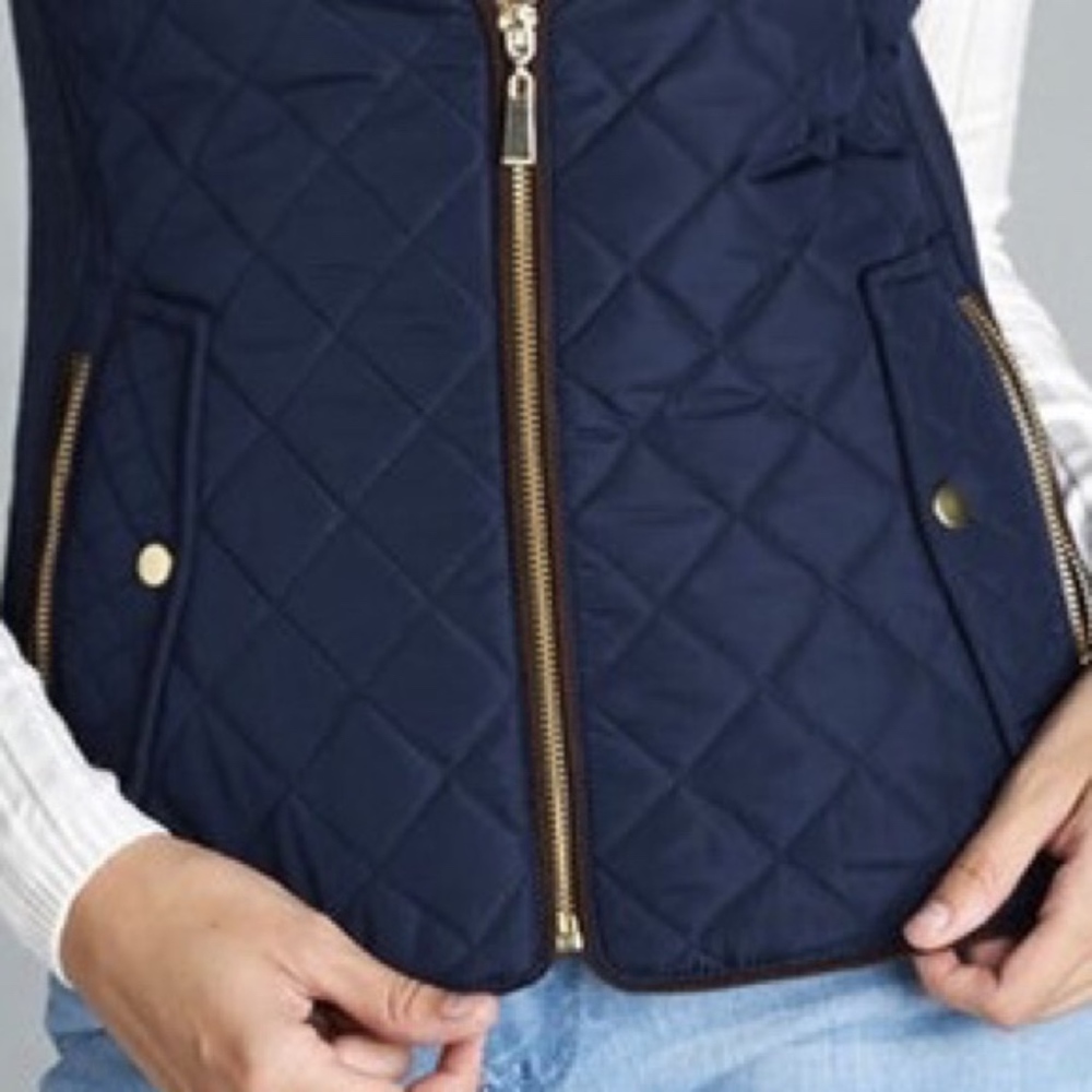 SOLD OUT! Quilted Vest - Navy - Picture 2 of 3