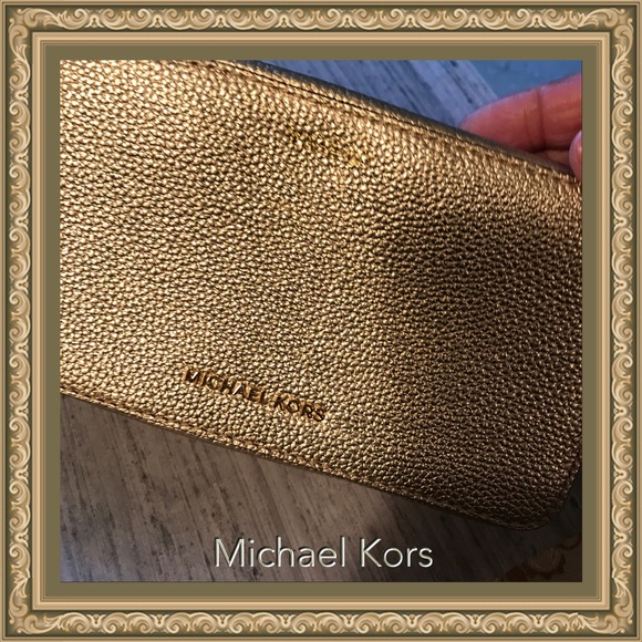 Michael Kors clutch or cosmetic bag - Picture 1 of 5