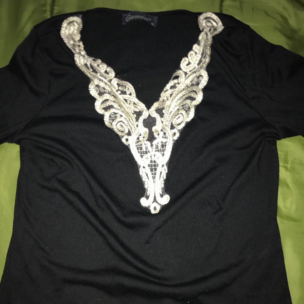 Women's shirt(new but never worn)