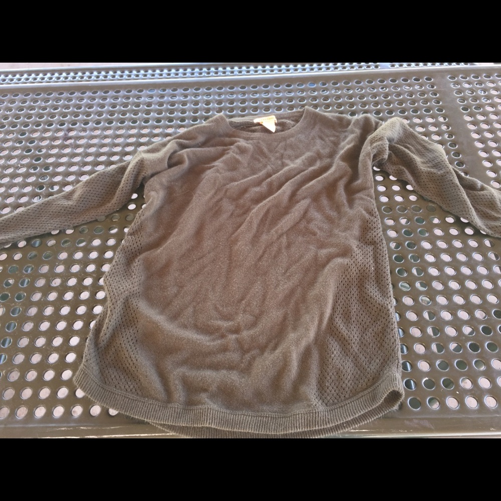 OLIVE GREEN SWEATER