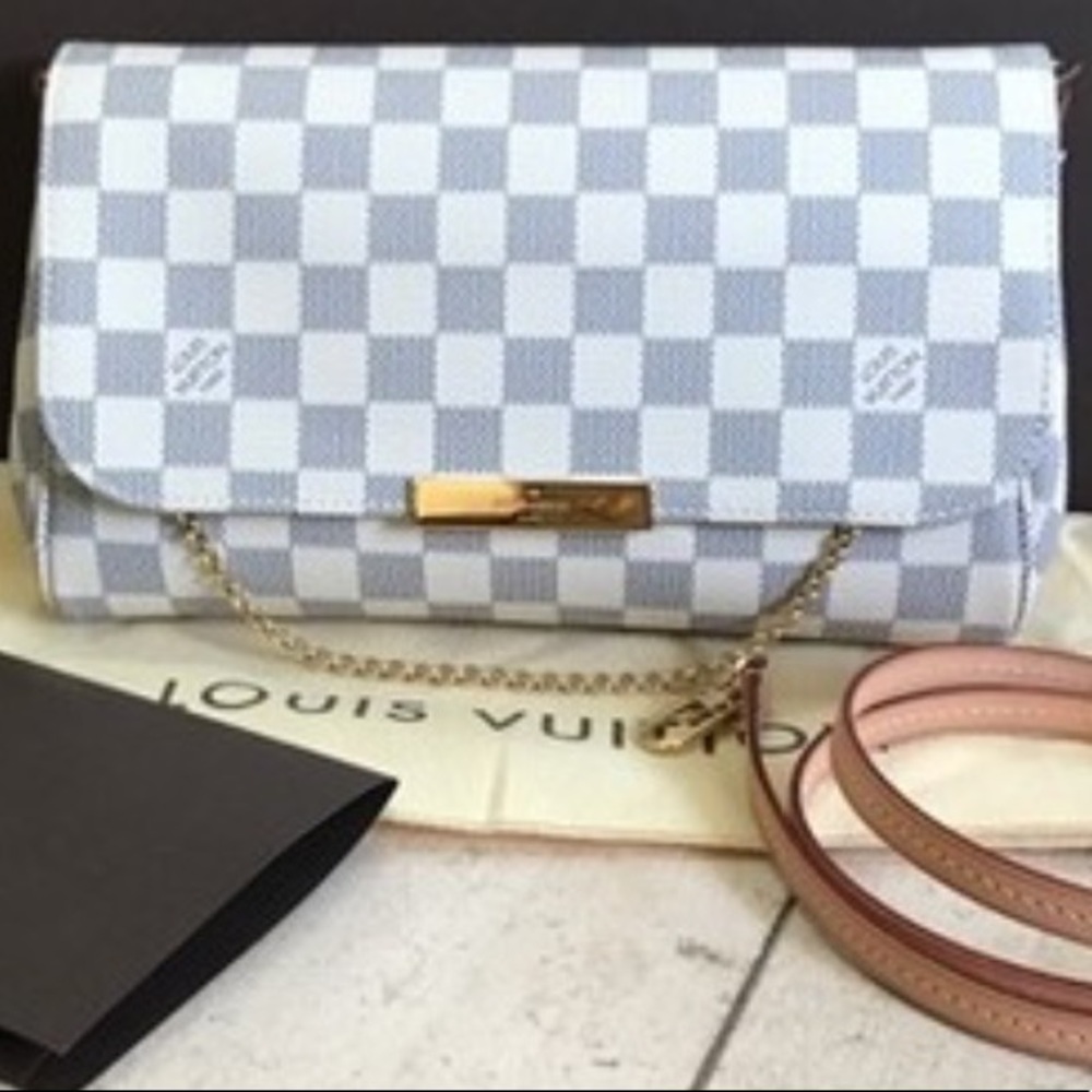 Louis Vuitton Favorite MM Crossbody Bag