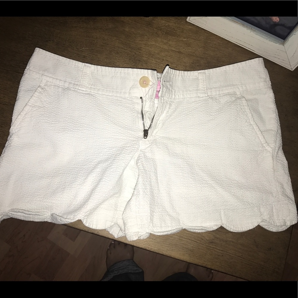 Lilly scalloped shorts