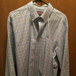 Vineyard vines large shirt