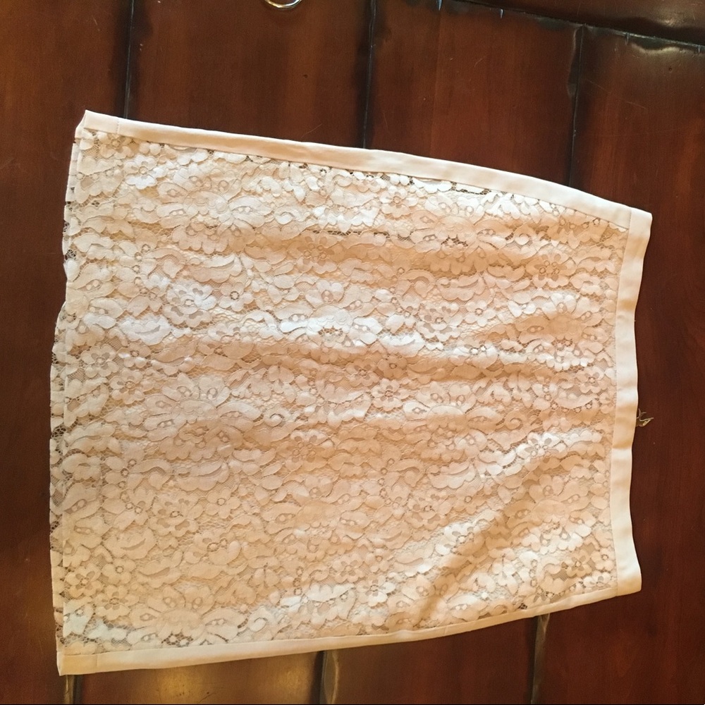 Nude lace pencil skirt