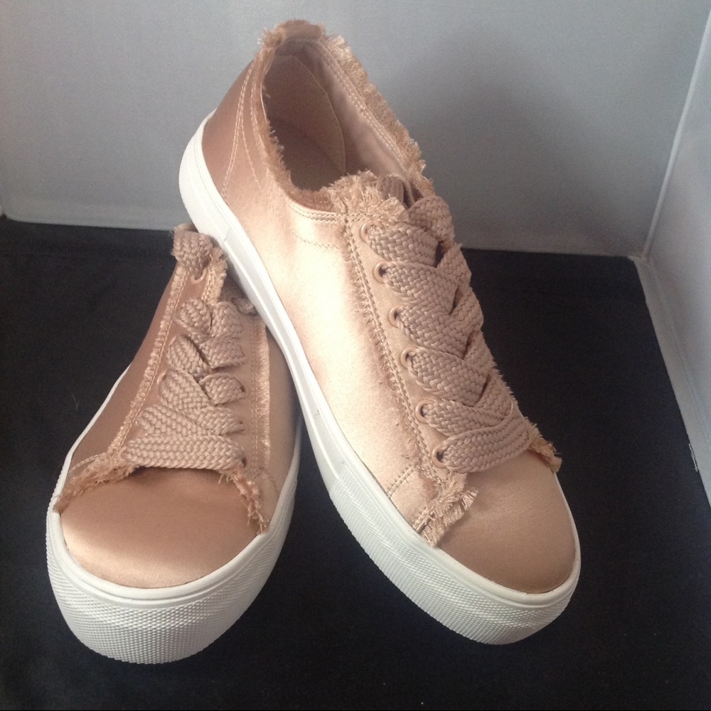 Steve Madden platform sneakers sz7.5