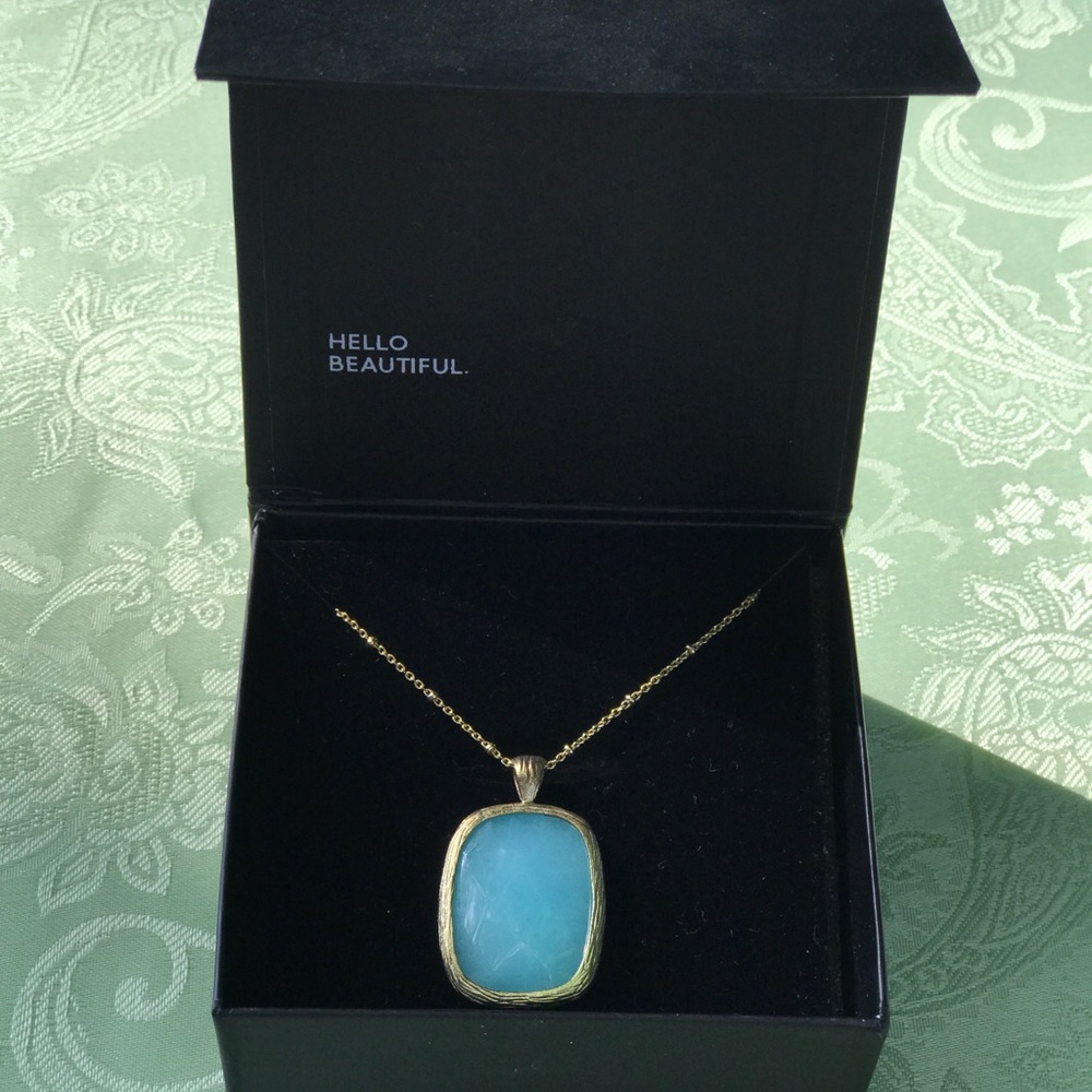 Necklace and earring set