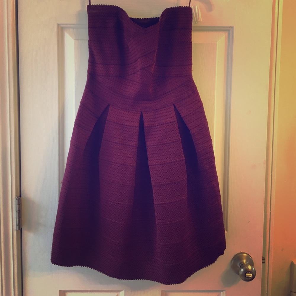 Express Strapless dress (Burgandy)