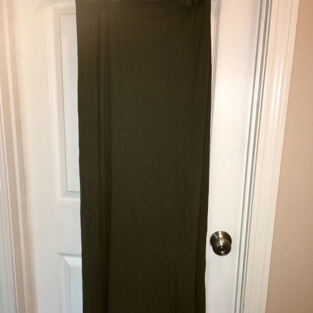 Green maxi skirt with side slits