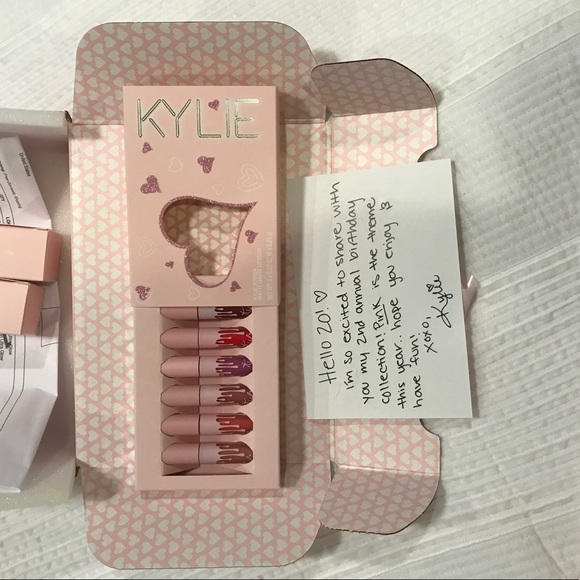 KYLIE BIRTHDAY COLLECTION MATTE MINI GORG NEW - Picture 4 of 7