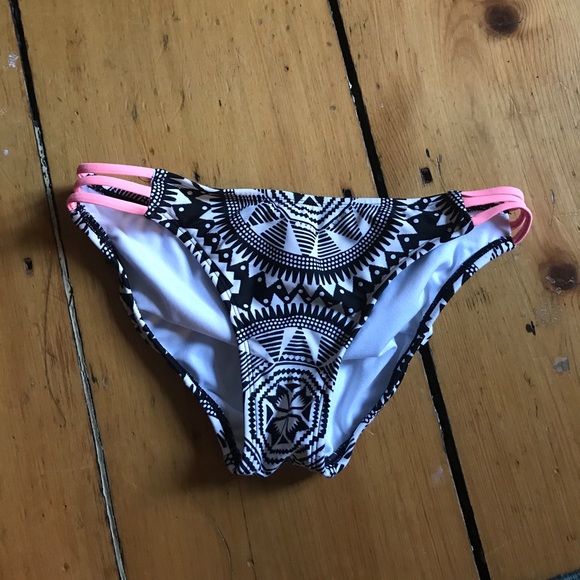 Bathing suite bottoms - Picture 1 of 1