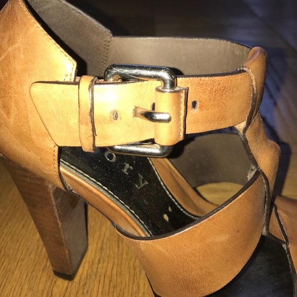 Theory Sandles - Picture 7 of 7