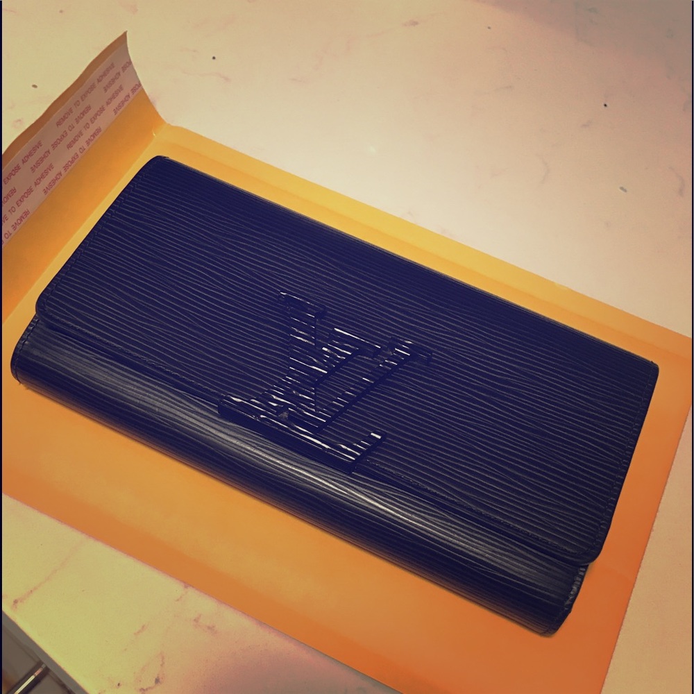 Louis Vuitton Epi Black Leather Wallet LV clasp