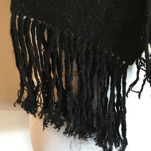 Express Fringe Scarf - Picture 5 of 9