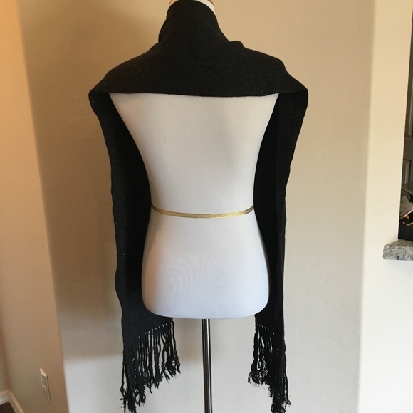 Express Fringe Scarf - Picture 3 of 9