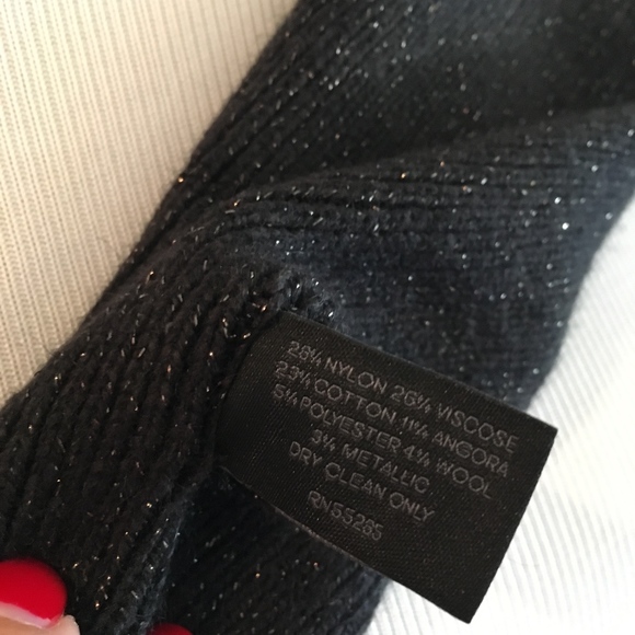 Express Fringe Scarf - Picture 7 of 9