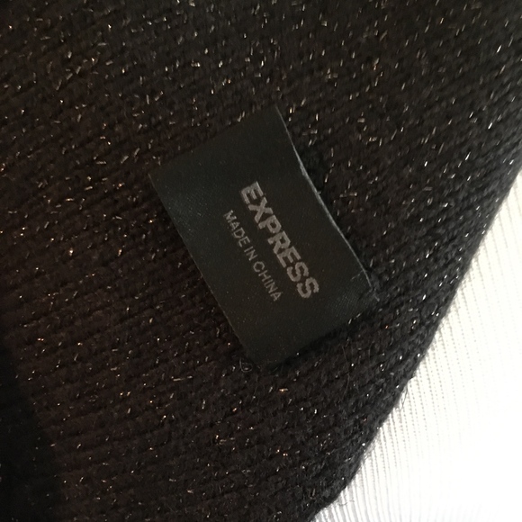 Express Fringe Scarf - Picture 6 of 9