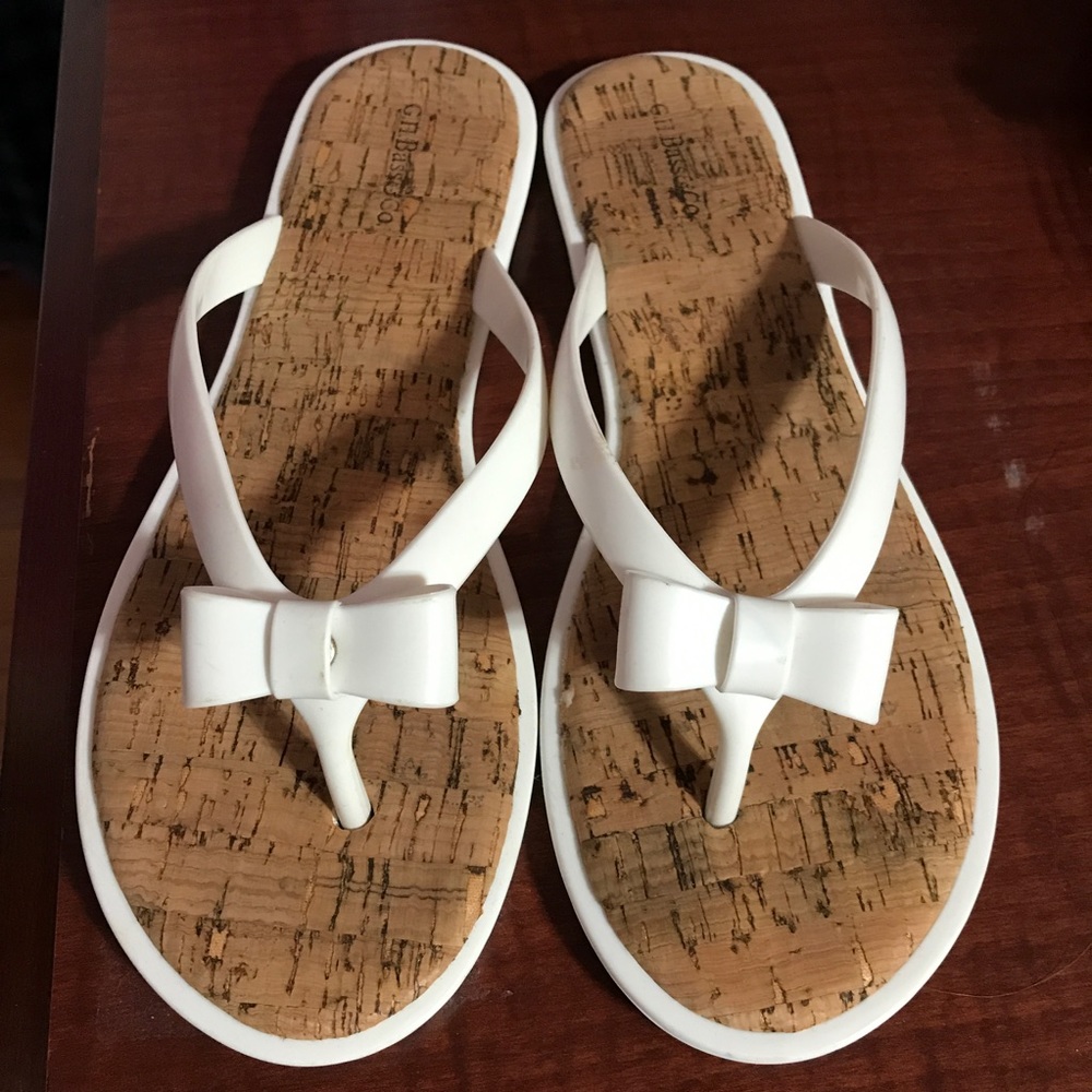 G.H. Bass & Co. white jelly bow sandals size 7