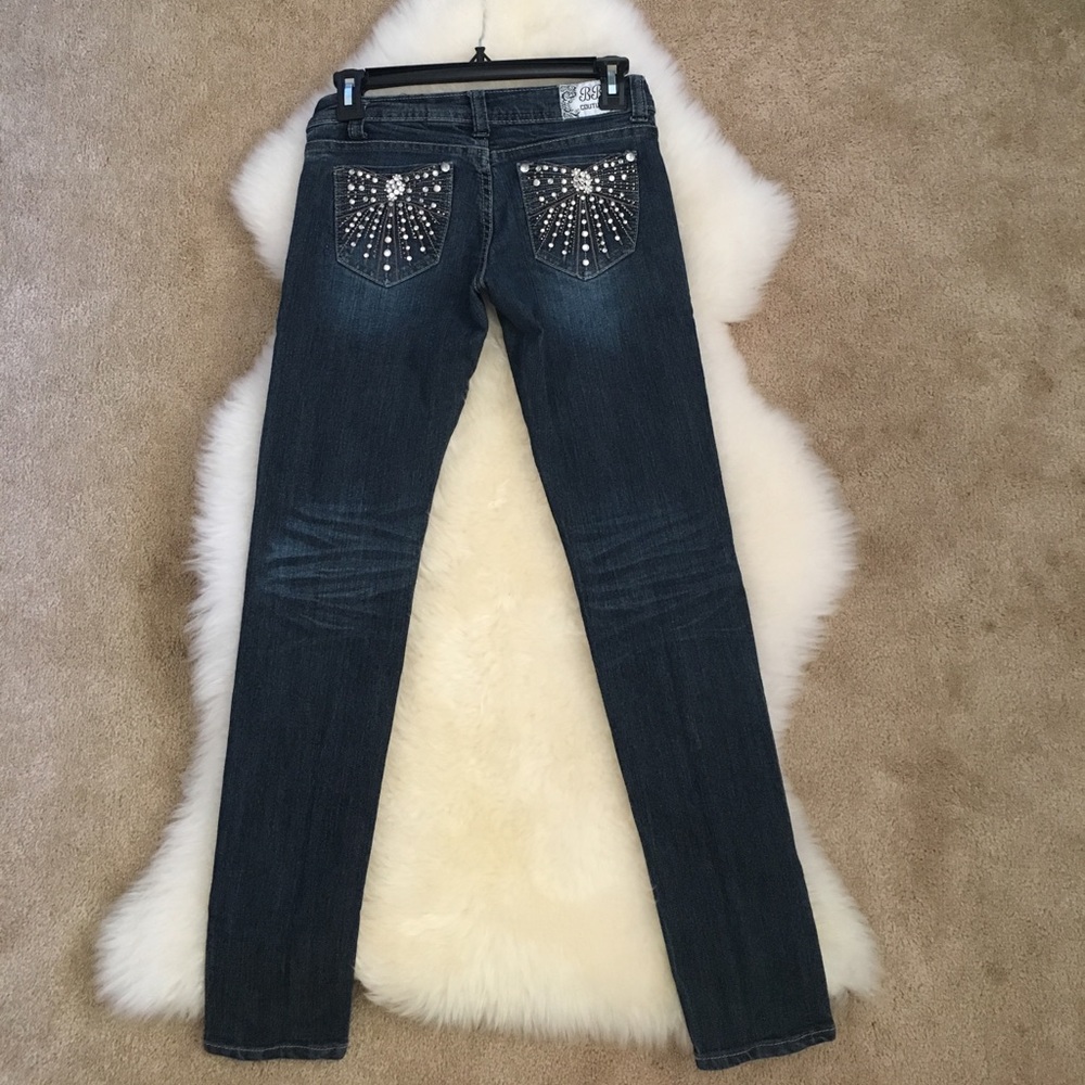 Adorable jeans!! 💛