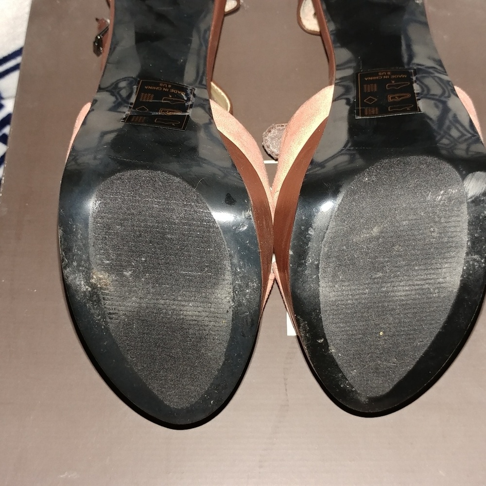 Heels - Picture 3 of 3