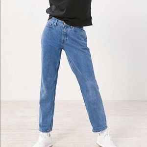 Tommy Hilfiger Mid-Size Mom Jeans size 28