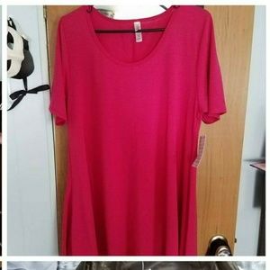 LulaRoe Perfect Tee.