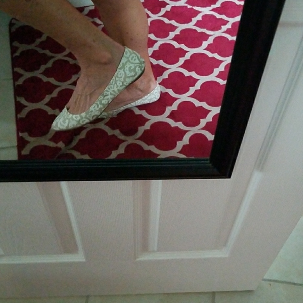 Flats - Picture 2 of 3