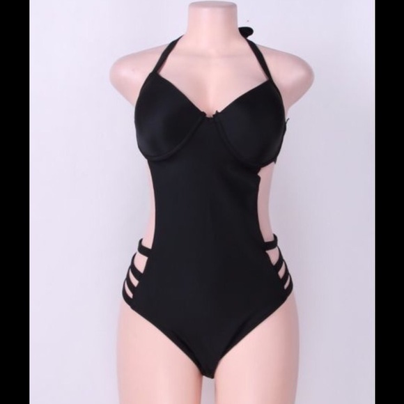 ❤️SALE❤️ Black strappy monokini - Picture 3 of 4