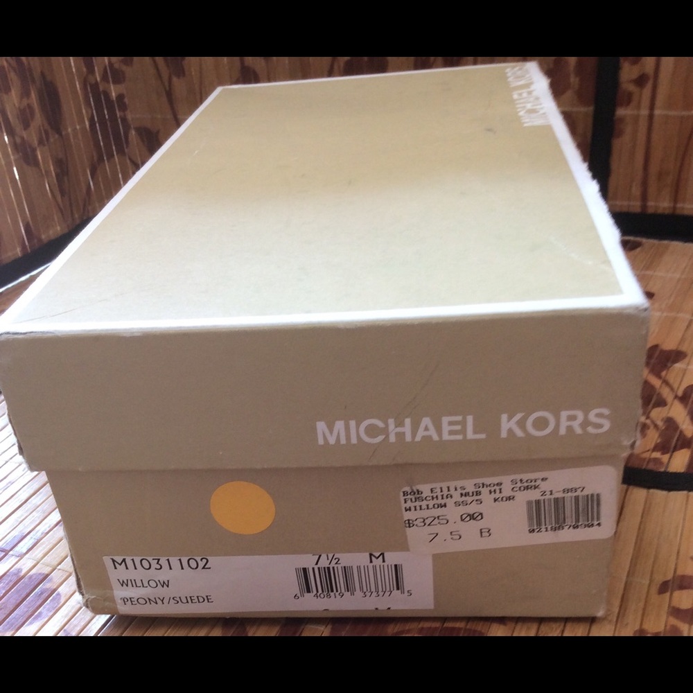 Michael Kors Suede Platform Heels sz 7.5 - Picture 4 of 5