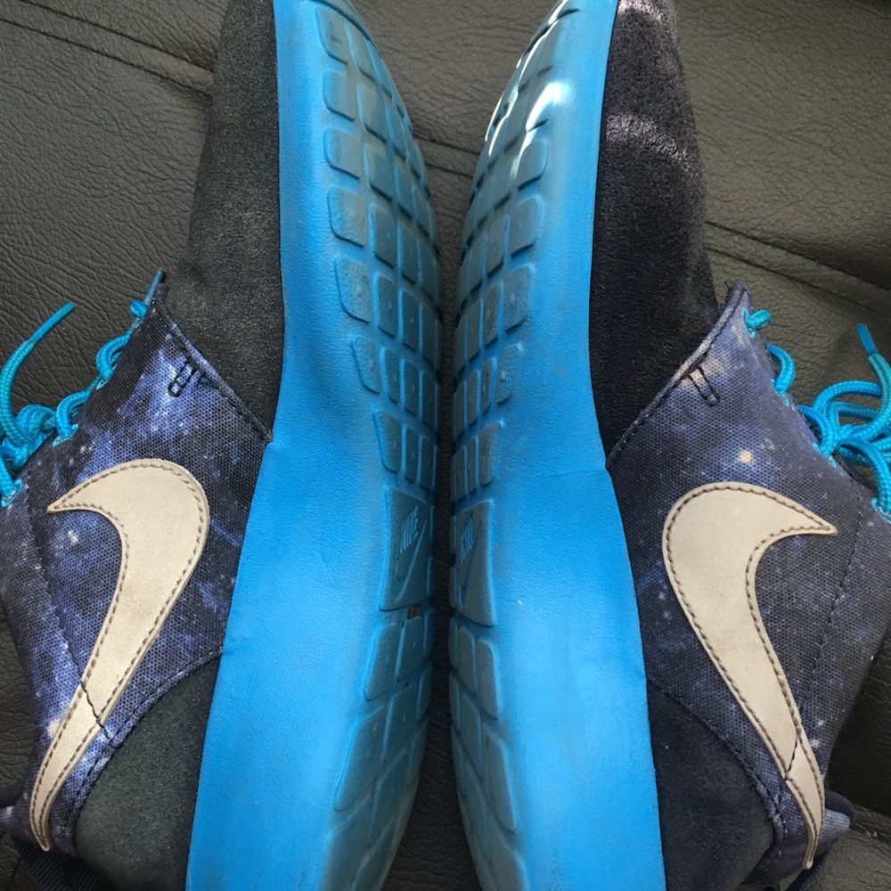 Galaxy Nike Roshe runs