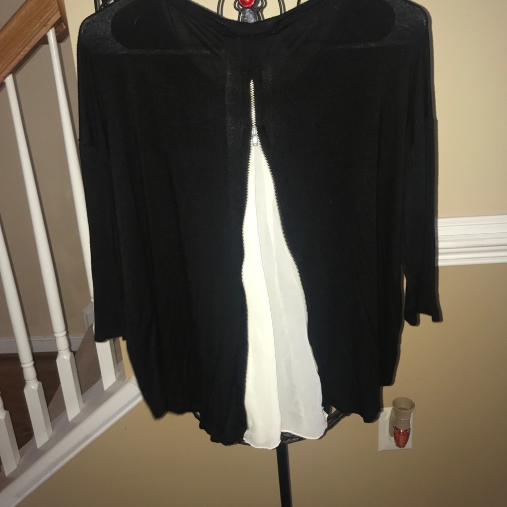Black/white shirt
