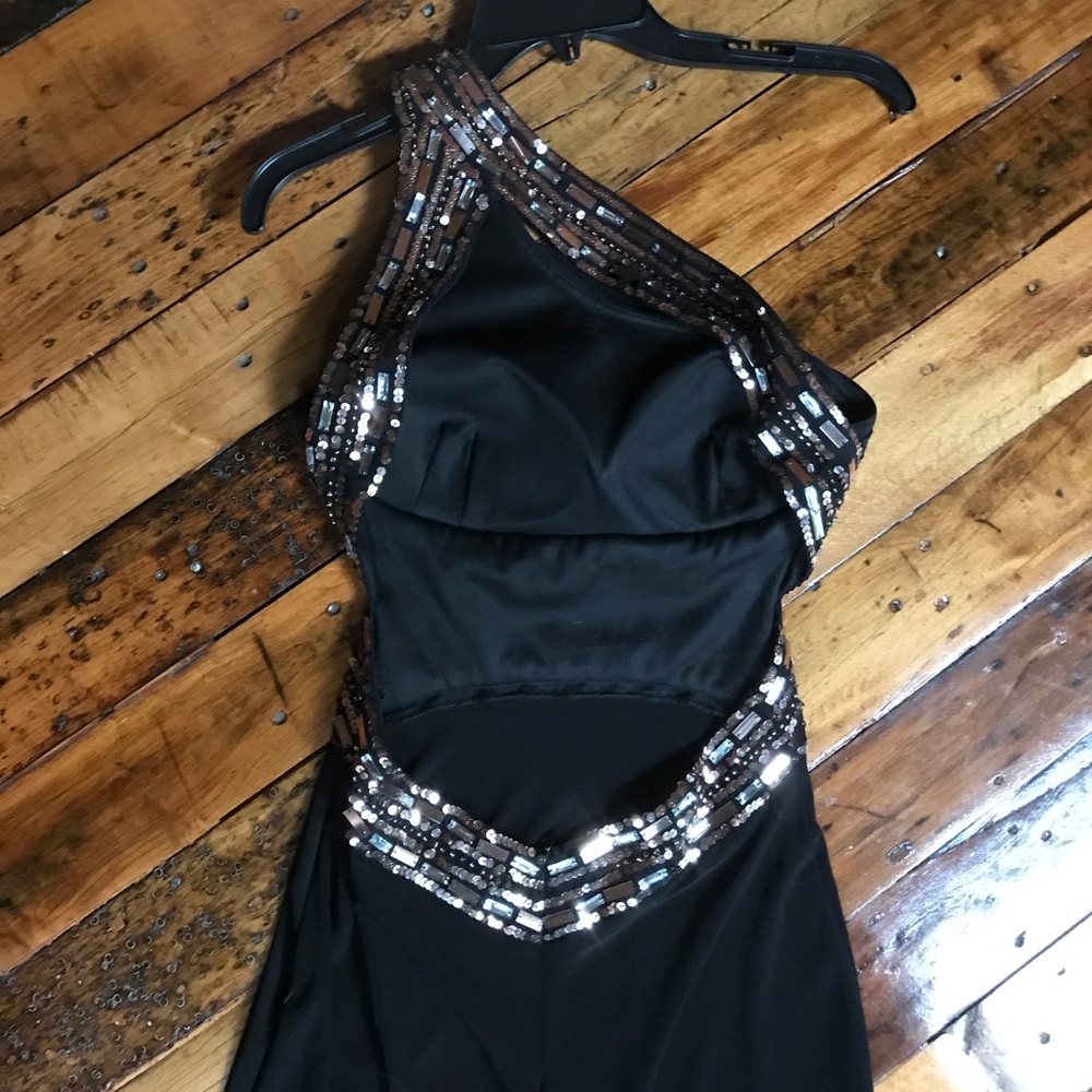 PROM DRESS - Picture 3 of 5