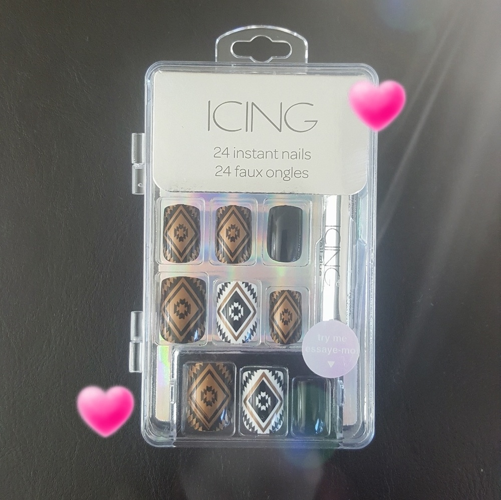 Instant nails