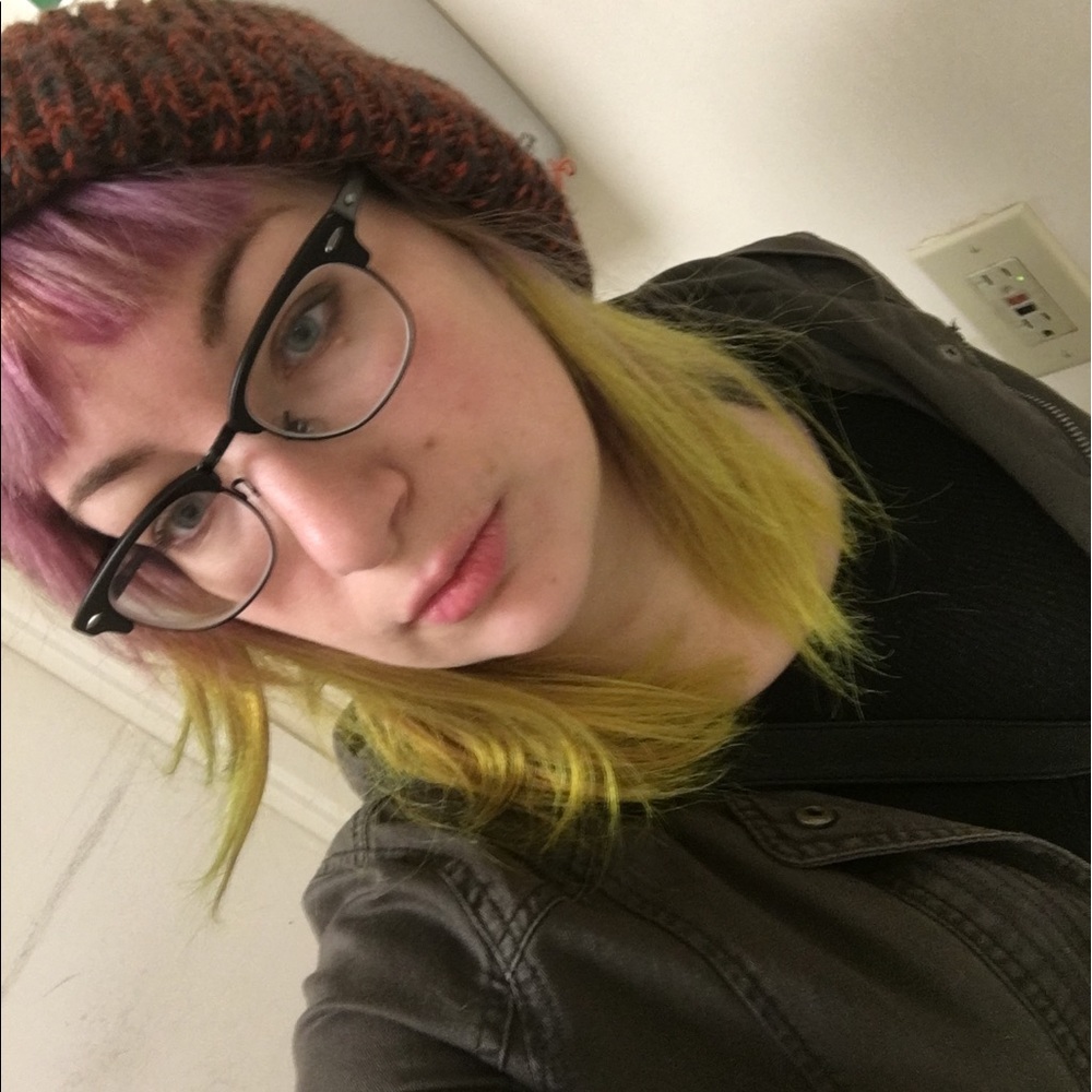 Meet your Posher, Hannah