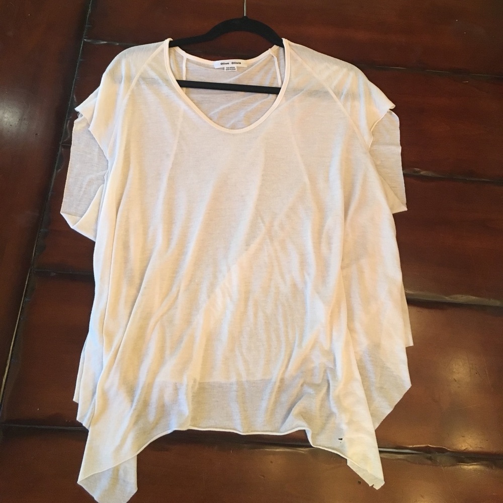 White flowy T-shirt