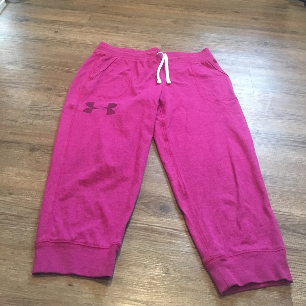 Women's medium purple Under Armour capris.