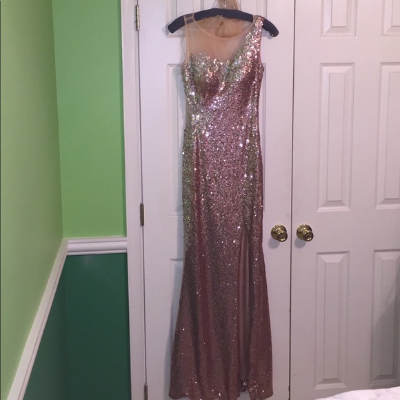Formal Dress - Picture 1 of 8