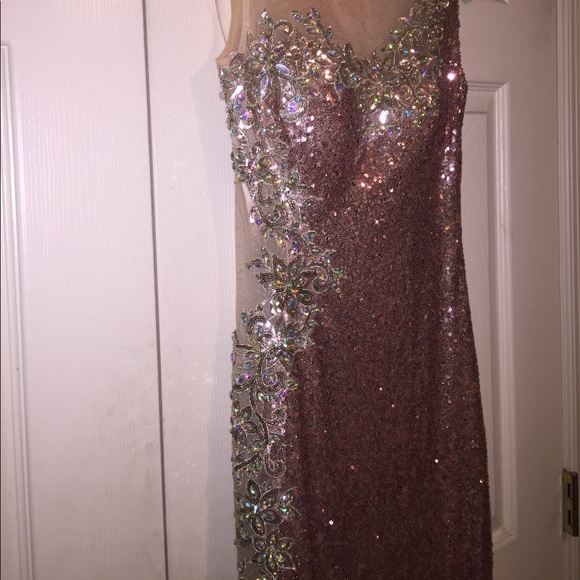 Formal Dress - Picture 4 of 8