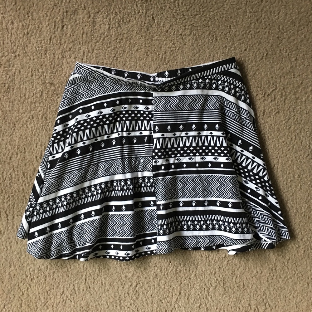 Patterned skater skirt