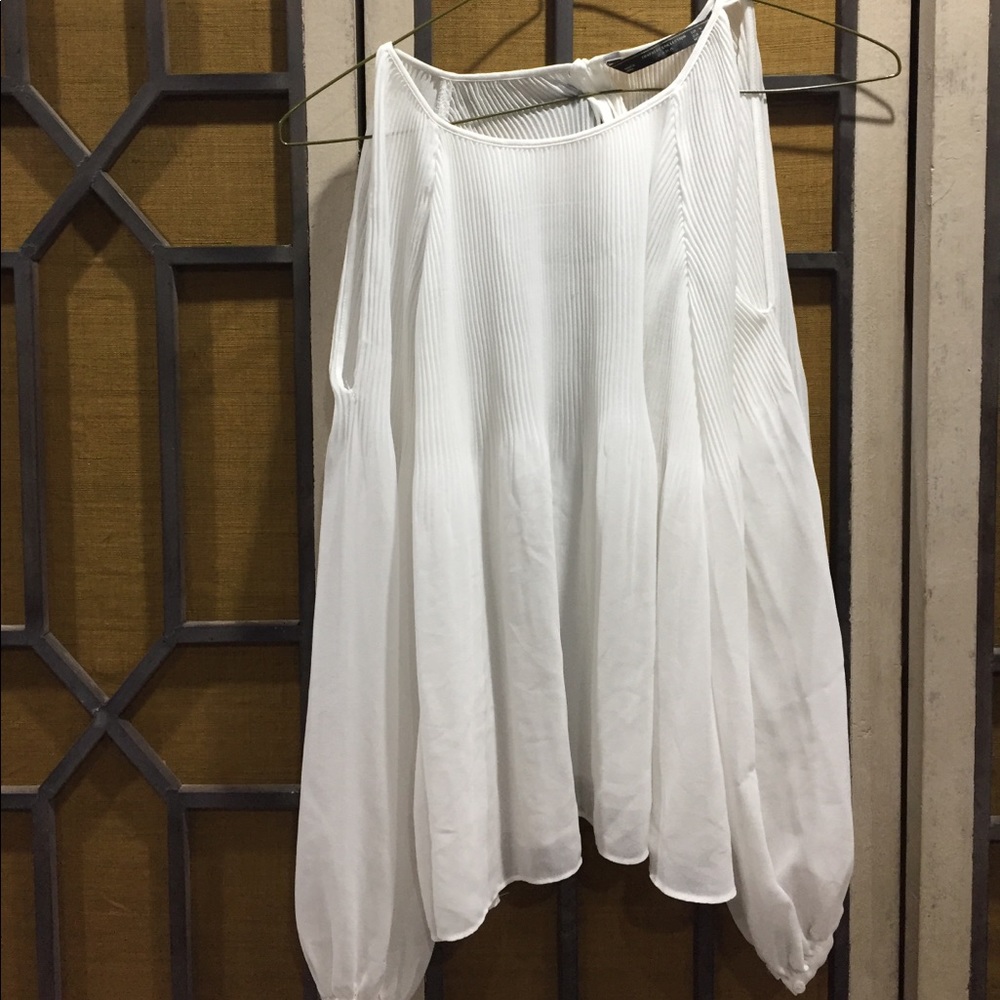 Zara Cold shoulder top
