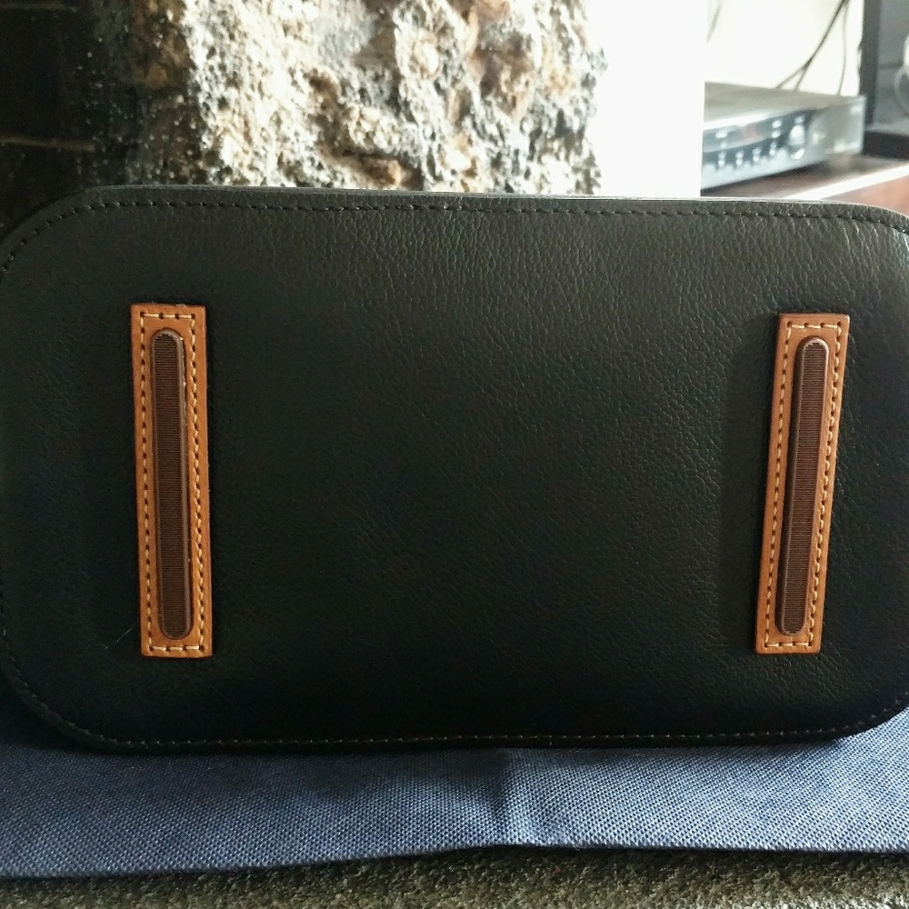 💟SOLD💟Dooney & Bourke Raleigh Roxy - Picture 3 of 7