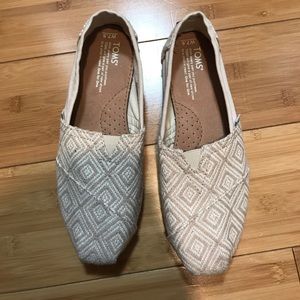 Beige and Canvas toms shoes !!!