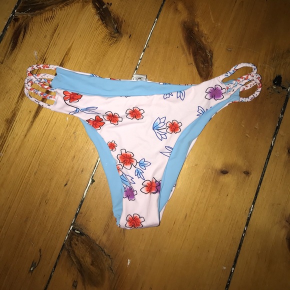 Bikini bottoms - Picture 1 of 1